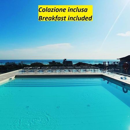 Residence Aries Cesenatico Buitenkant foto