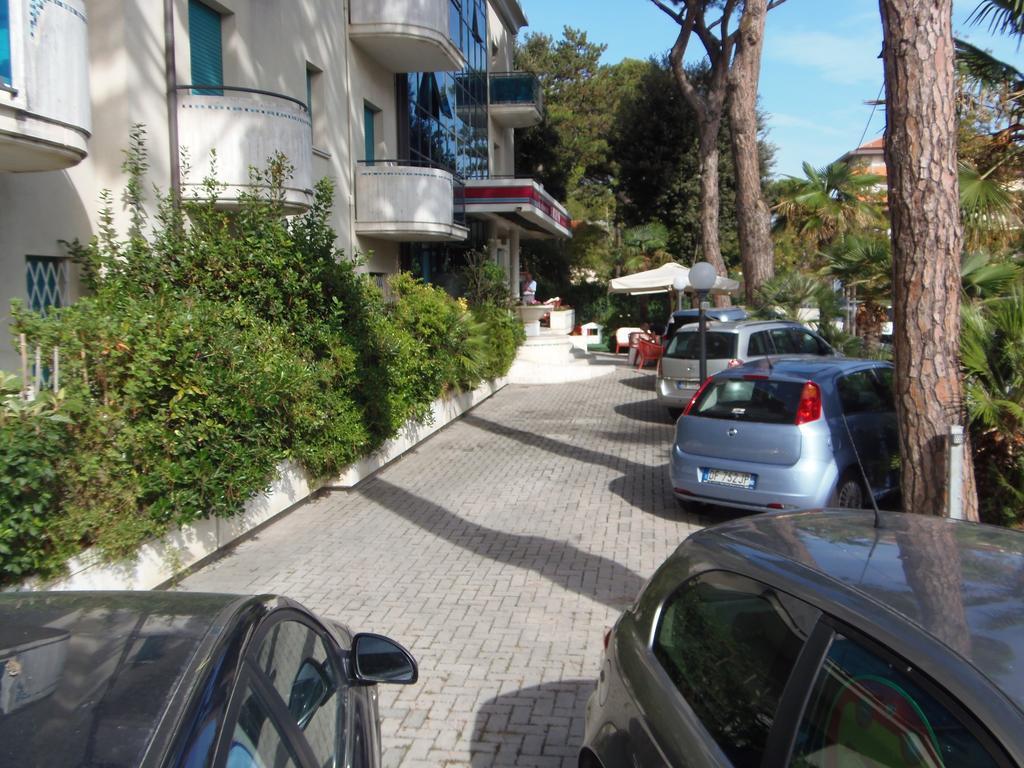 Residence Aries Cesenatico Buitenkant foto